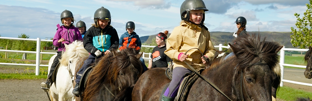 Heste-riding er moro for barn, Island.