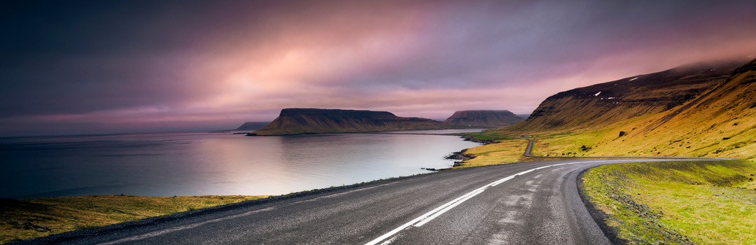 Solnedgangs-roadtrip på Island.